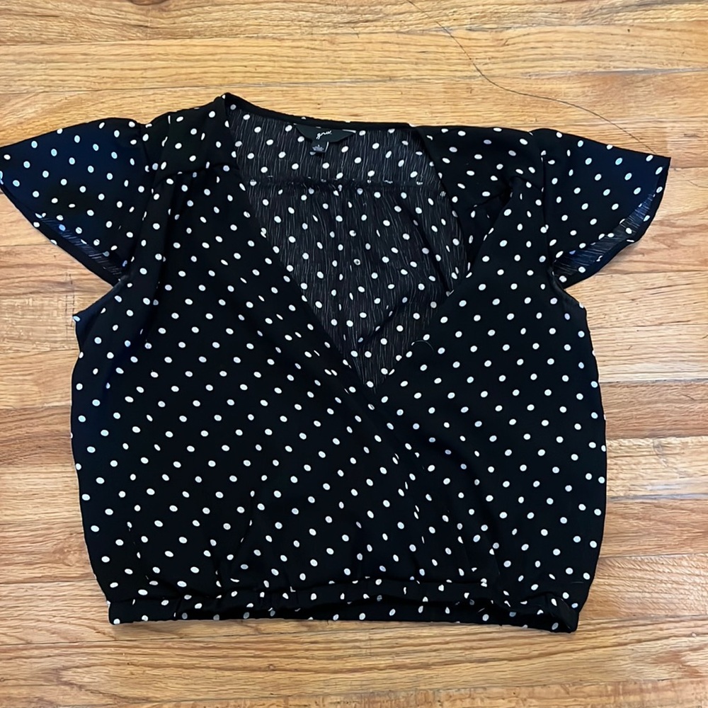 Cropped polka dot blouse